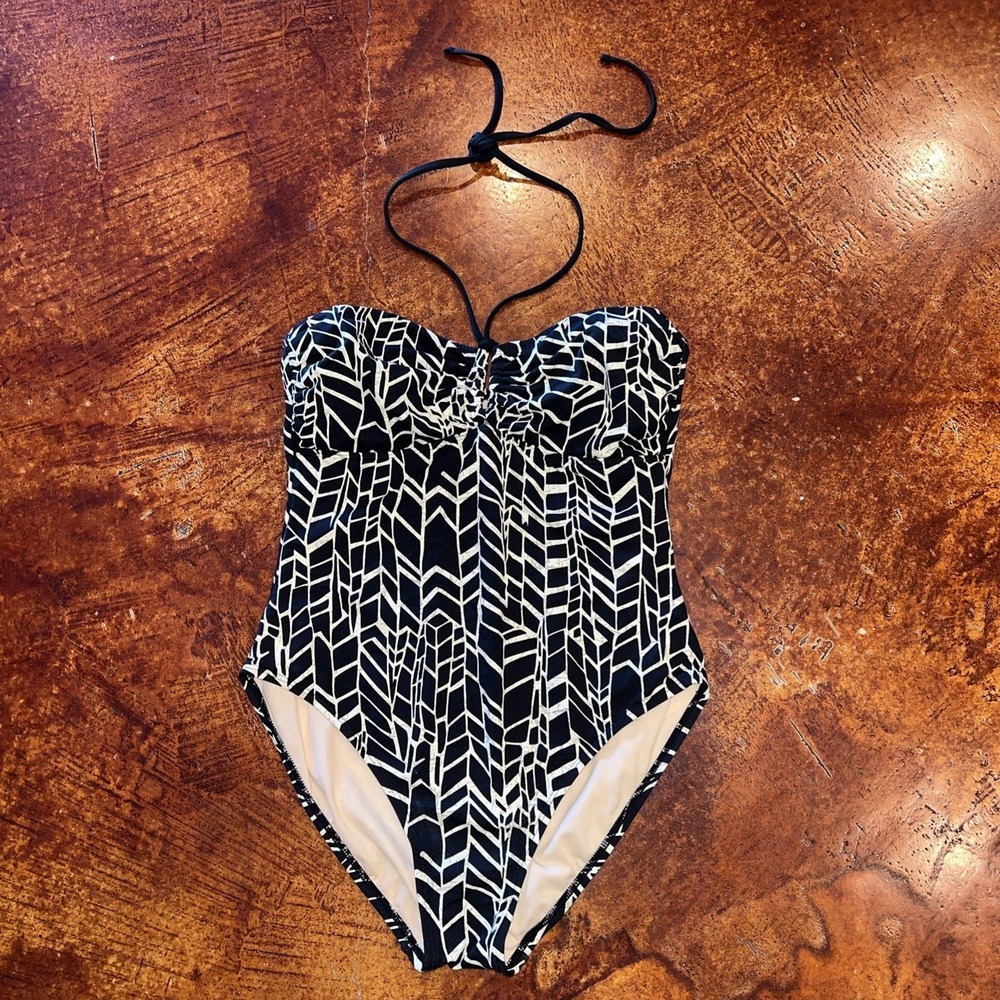 La Blanca NWT‎ Halter One piece Swimsuit size 12 black & cream/Rod Beattie $160.